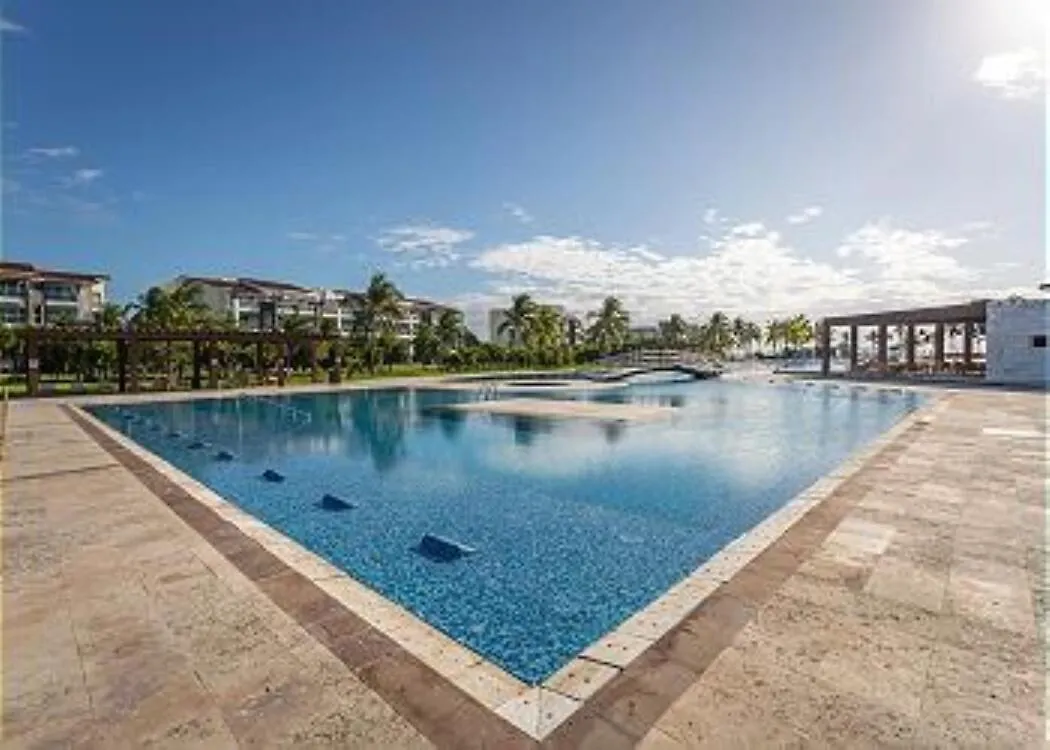 Condo Beach Front 2Br 3Bath Family Big Pool Jacuzzi Tenis Gym Spa 0*, Playa del Carmen