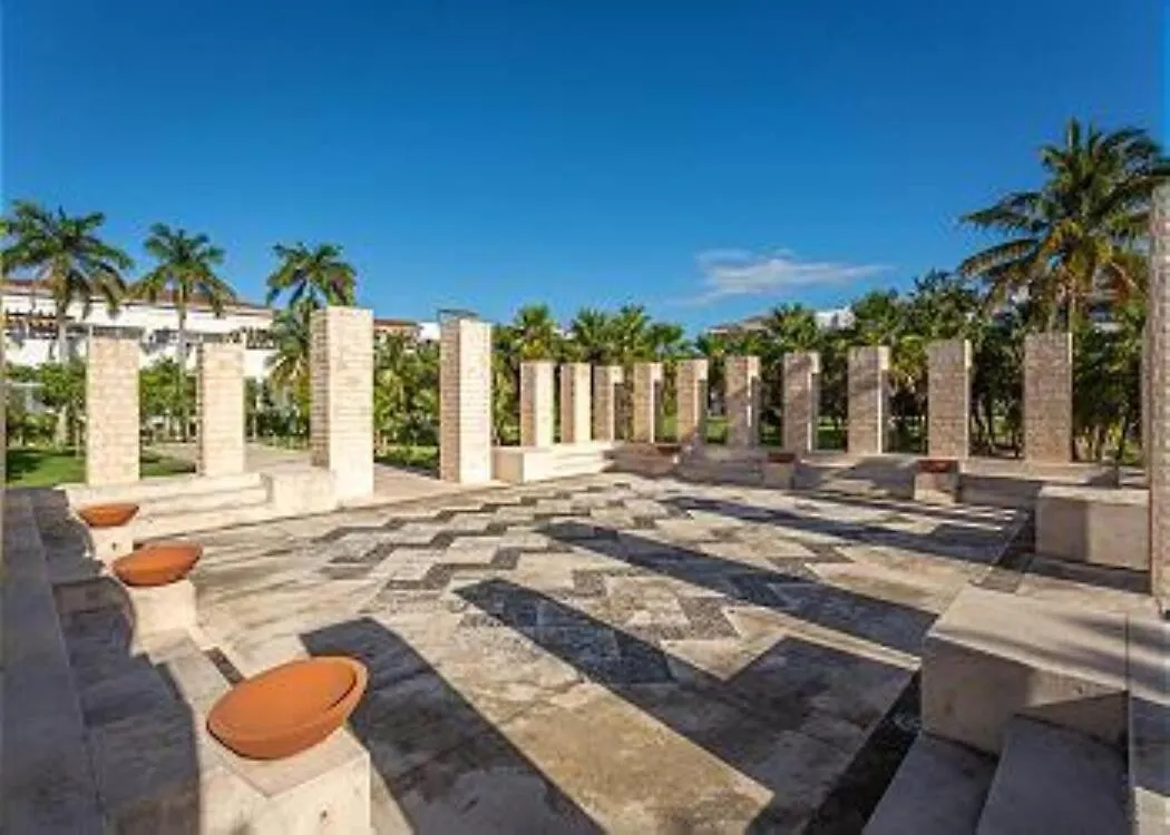 Condo Beach Front 2Br 3Bath Family Big Pool Jacuzzi Tenis Gym Spa