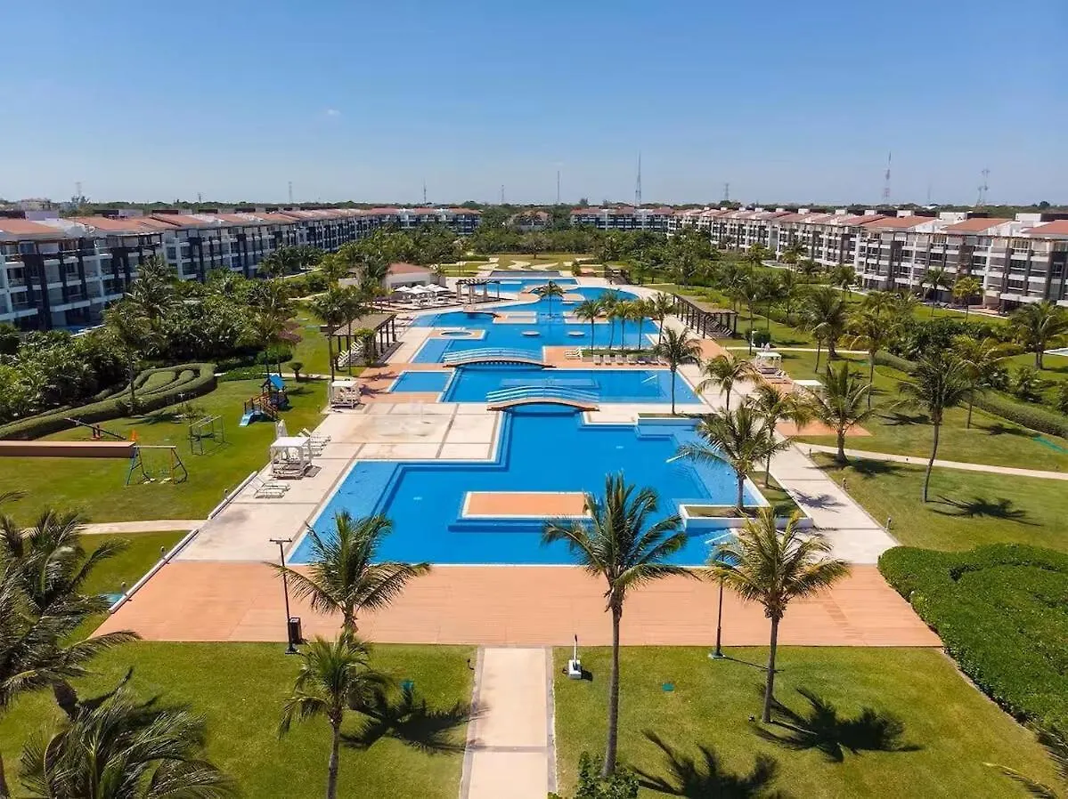 Condo Beach Front 2Br 3Bath Family Big Pool Jacuzzi Tenis Gym Spa Apartment