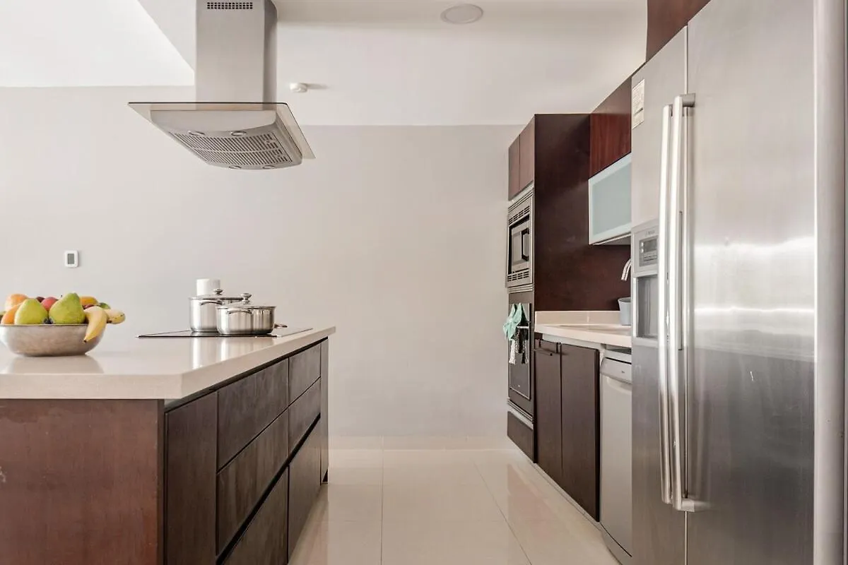 Condo Beach Front 2Br 3Bath Family Big Pool Jacuzzi Tenis Gym Spa Apartment