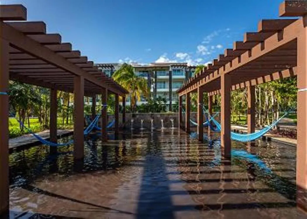 Condo Beach Front 2Br 3Bath Family Big Pool Jacuzzi Tenis Gym Spa Apartment Playa del Carmen