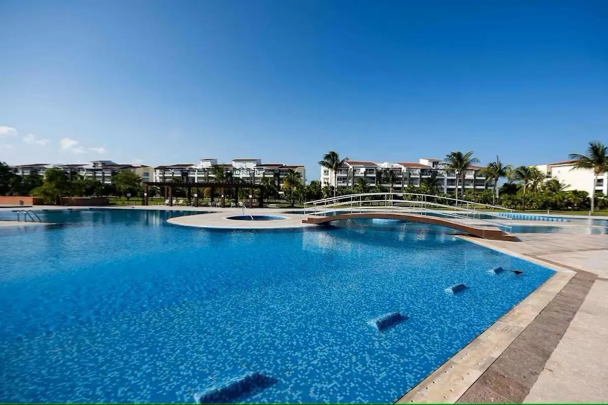 Condo Beach Front 2Br 3Bath Family Big Pool Jacuzzi Tenis Gym Spa