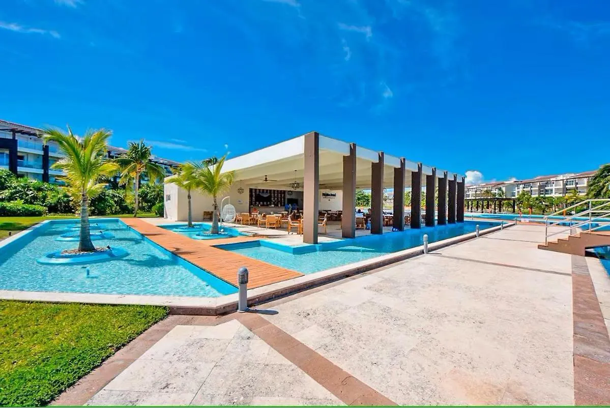 Apartment Condo Beach Front 2Br 3Bath Family Big Pool Jacuzzi Tenis Gym Spa