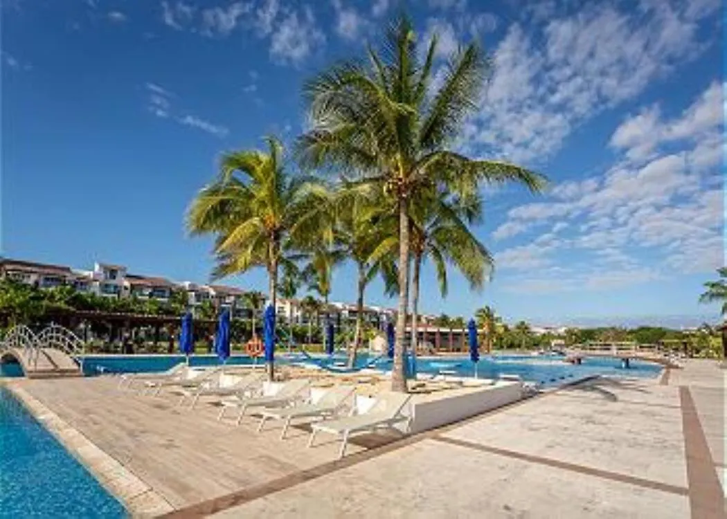 Apartment Condo Beach Front 2Br 3Bath Family Big Pool Jacuzzi Tenis Gym Spa