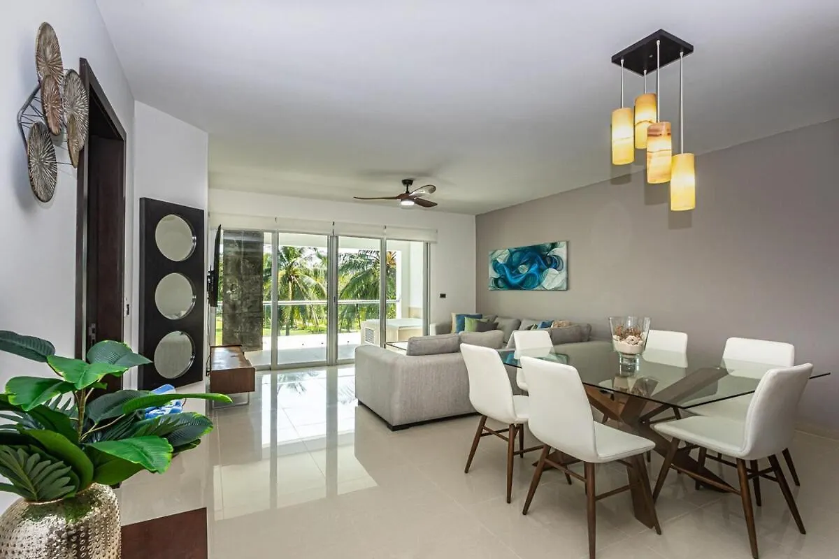 Condo Beach Front 2Br 3Bath Family Big Pool Jacuzzi Tenis Gym Spa 0*, Playa del Carmen Mexico