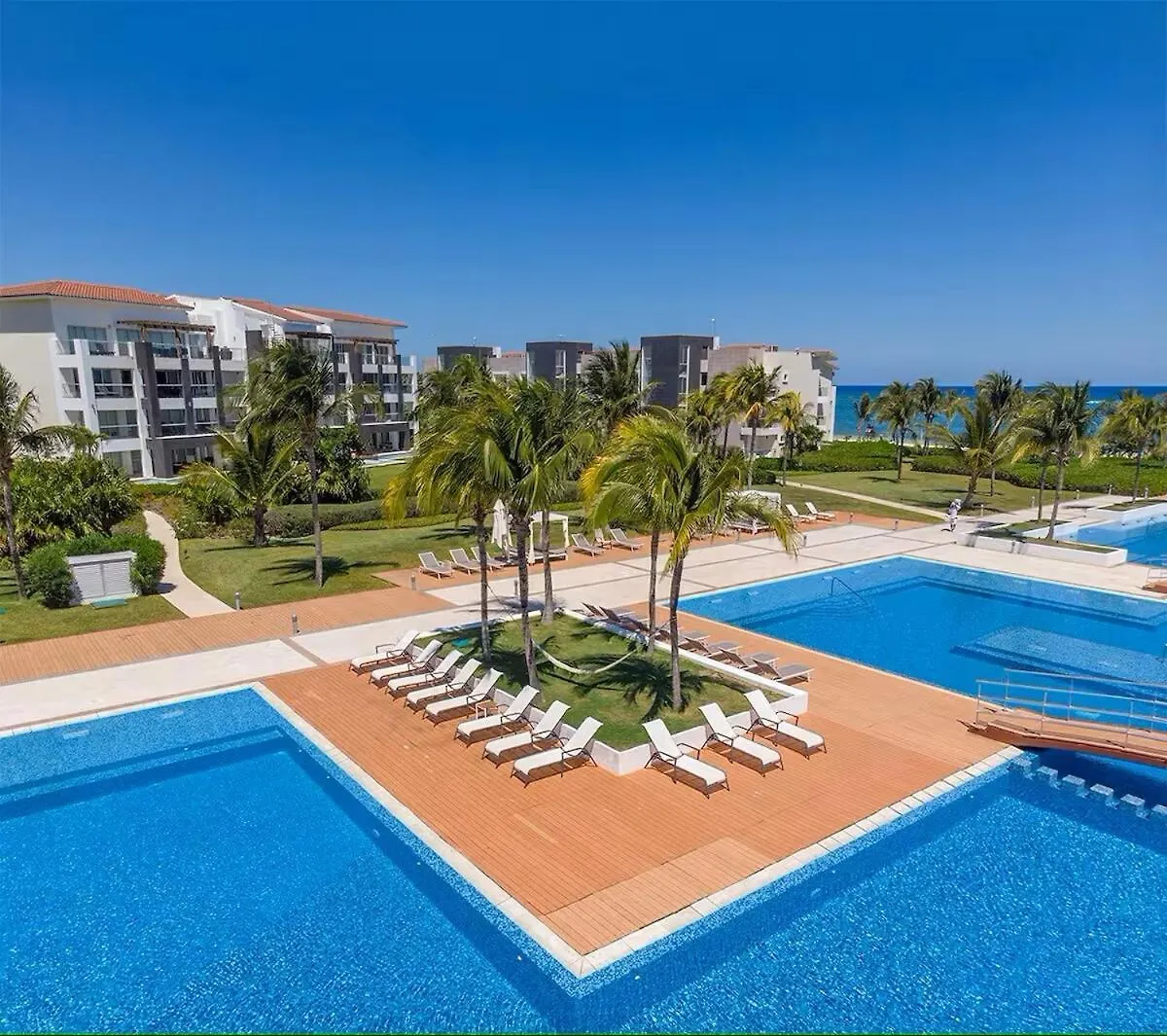 Condo Beach Front 2Br 3Bath Family Big Pool Jacuzzi Tenis Gym Spa