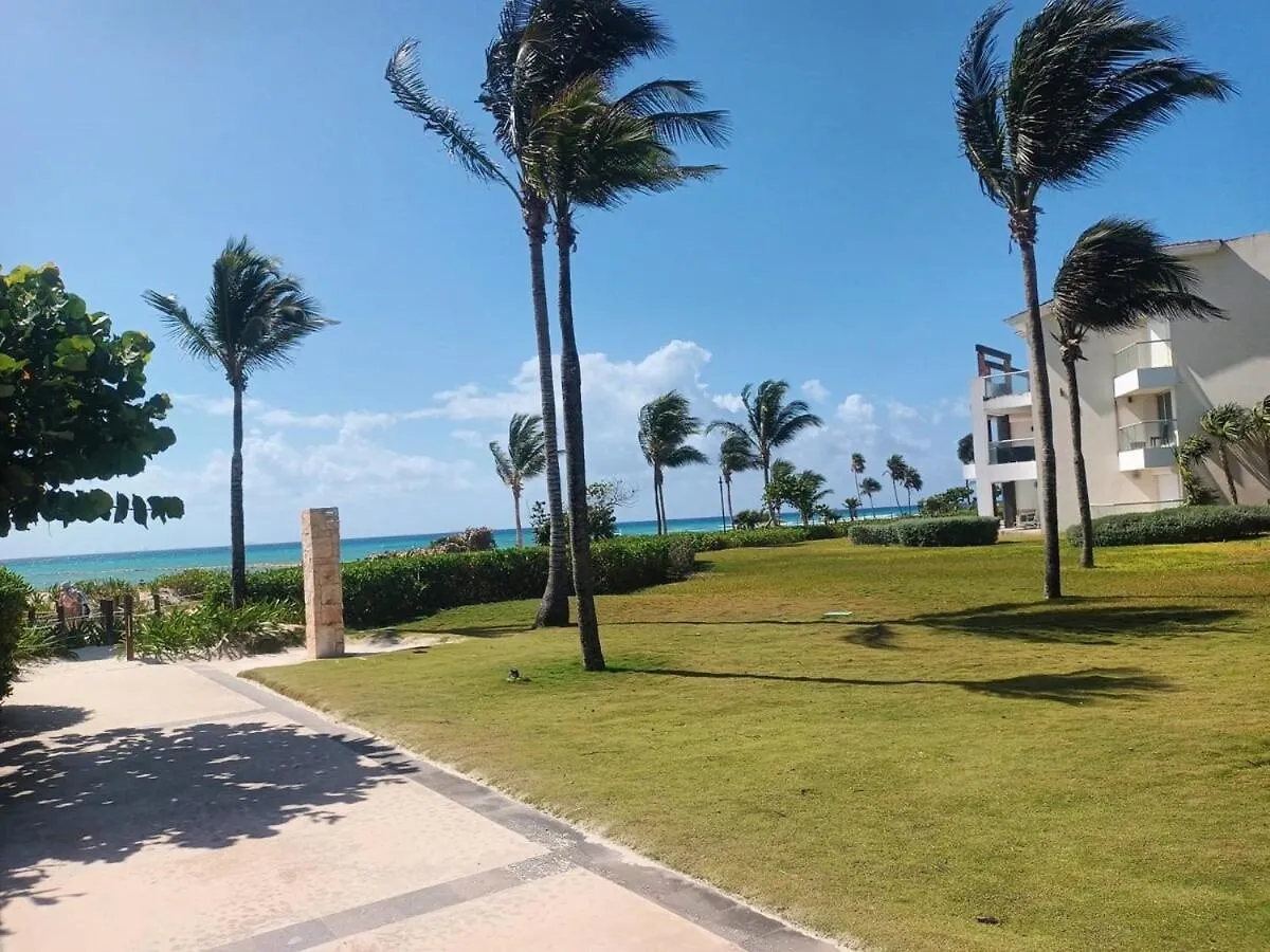 Condo Beach Front 2Br 3Bath Family Big Pool Jacuzzi Tenis Gym Spa 0*, Playa del Carmen